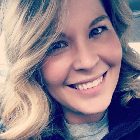 Meet your Posher, Erin - Picture 2 of 2